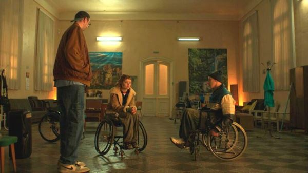 Скоро в онлайн-кинотеатрах: самые ожидаемые фильмы и сериалы42