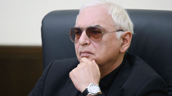 Шахназаров прокомментировал показ современного кино в школах3