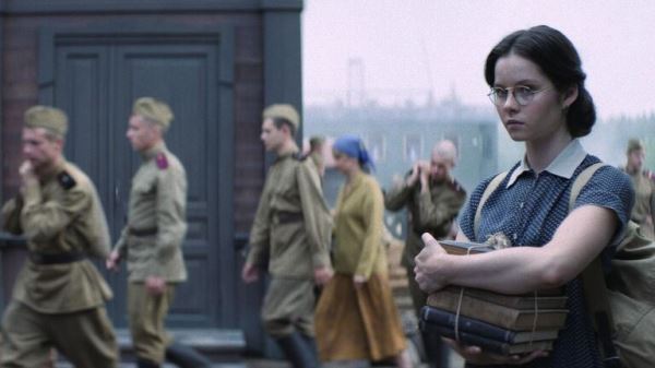 Скоро в онлайн-кинотеатрах: самые ожидаемые фильмы и сериалы48