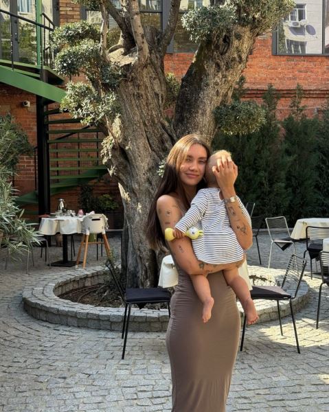 Карина Истомина показала подросшую дочь