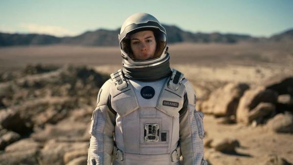 Космический корабль с туристами на борту вернулся на Землю